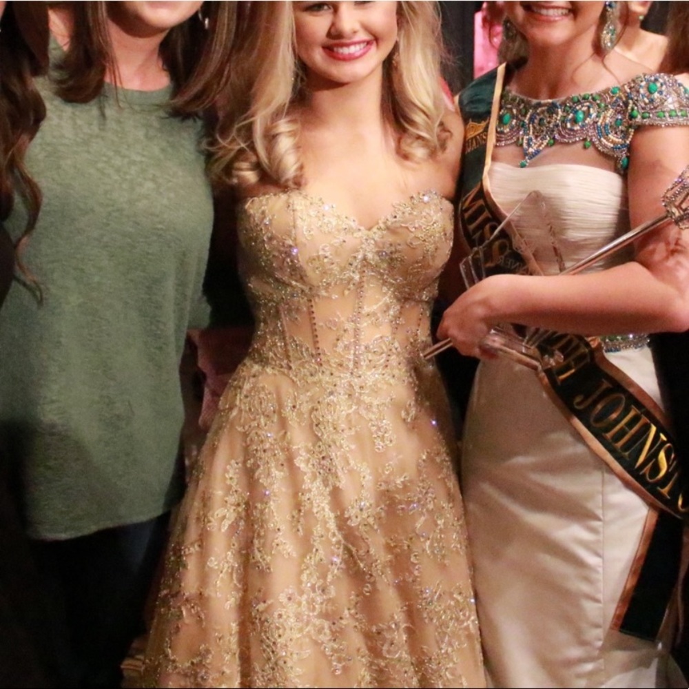 Mon Cheri Ellie Wilde corset prom dress - Picture 4 of 5